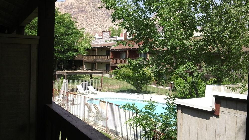 Bonnie Springs Ranch Motel Blue Diamond Exteriör bild