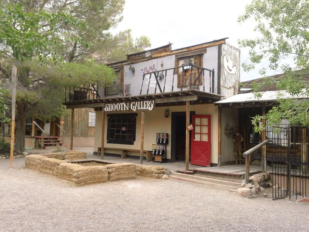 Bonnie Springs Ranch Motel Blue Diamond Exteriör bild