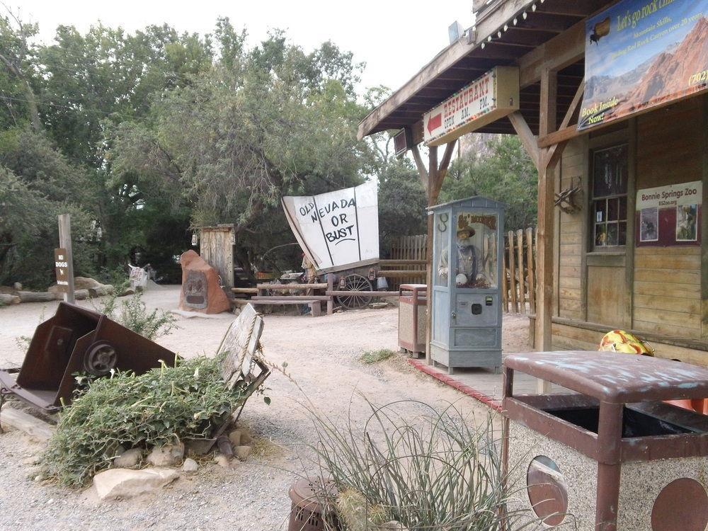 Bonnie Springs Ranch Motel Blue Diamond Exteriör bild
