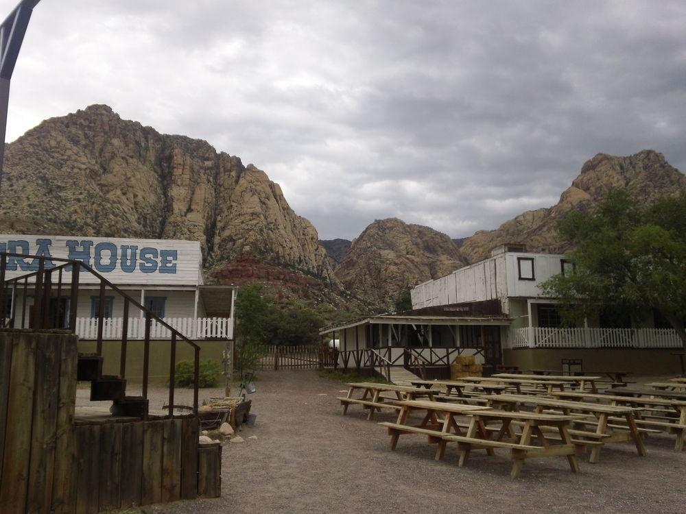 Bonnie Springs Ranch Motel Blue Diamond Exteriör bild