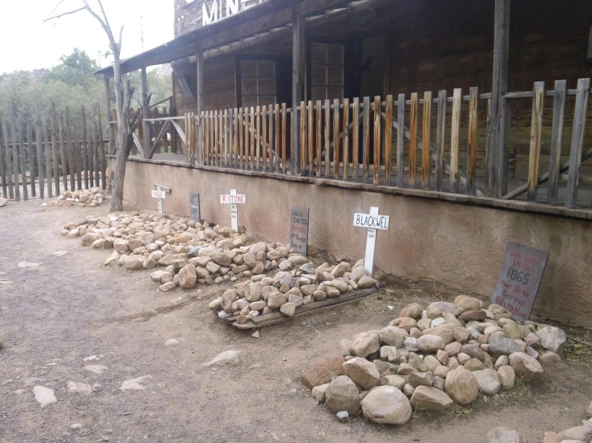 Bonnie Springs Ranch Motel Blue Diamond Exteriör bild