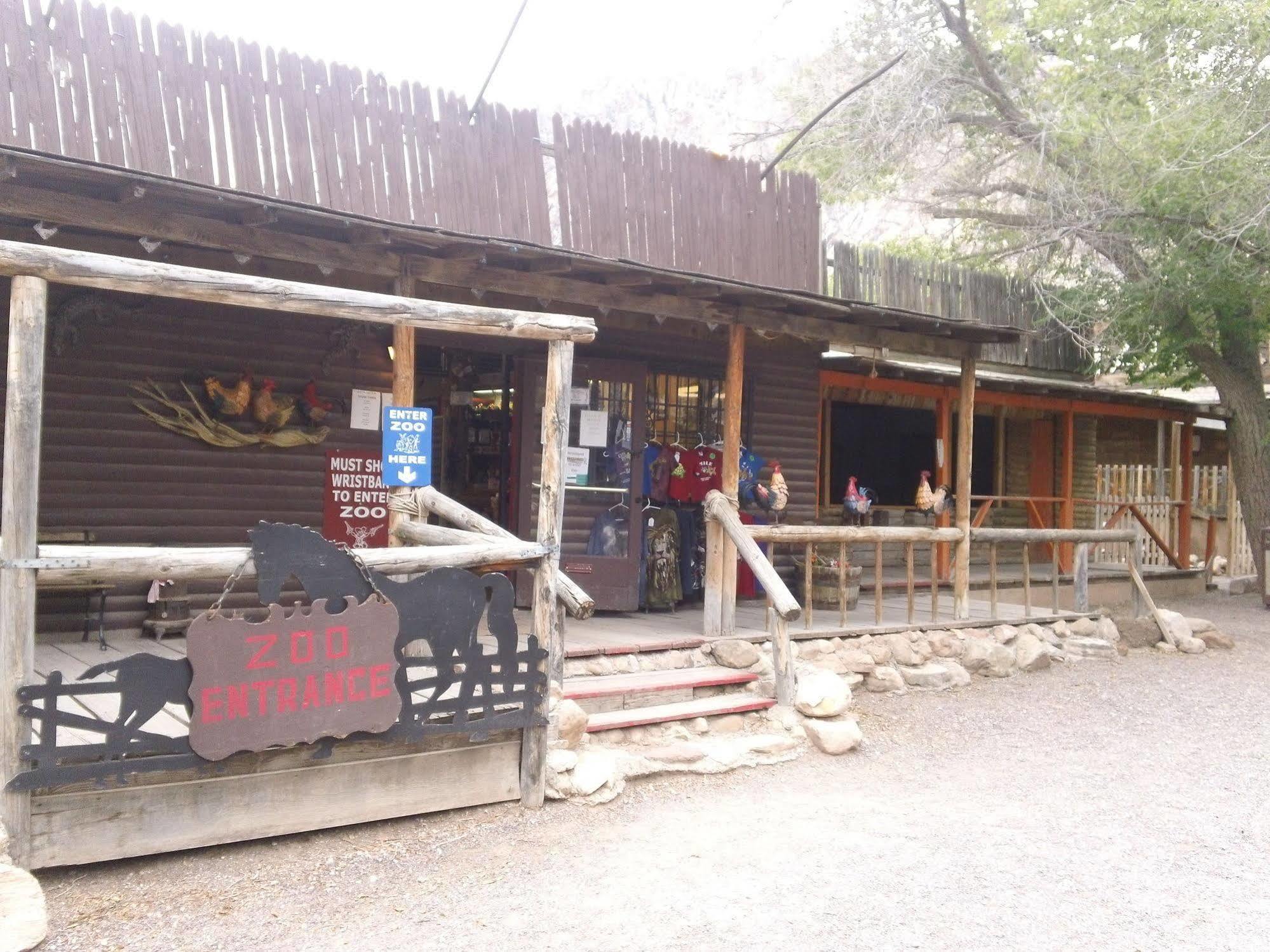 Bonnie Springs Ranch Motel Blue Diamond Exteriör bild