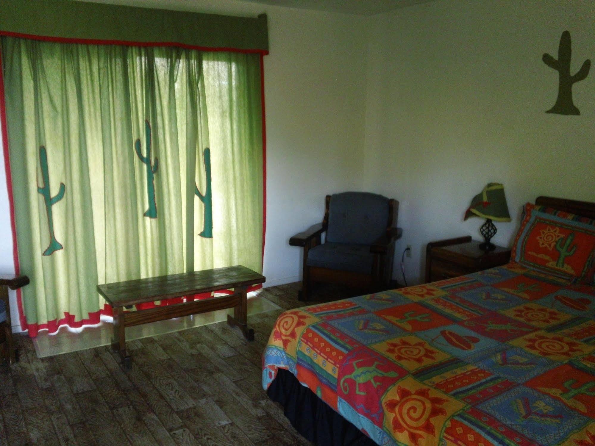 Bonnie Springs Ranch Motel Blue Diamond Exteriör bild